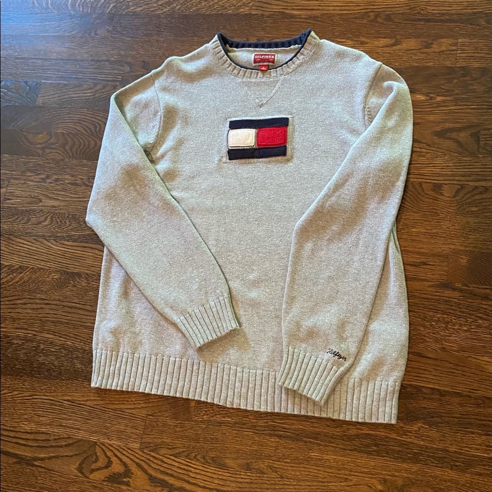 Tommy Hilfiger sweater. Men’s medium